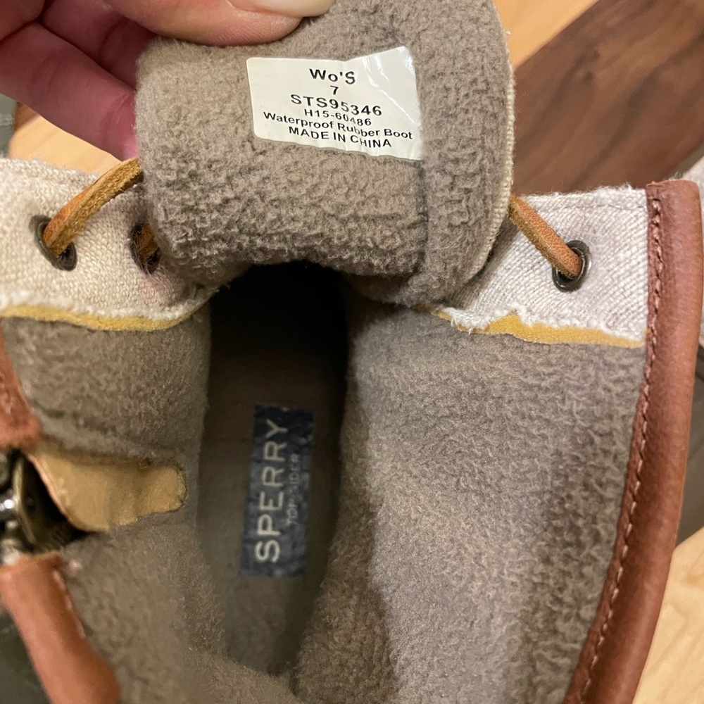 Sperry Women’s Saltwater Boots - Picture 4 of 7